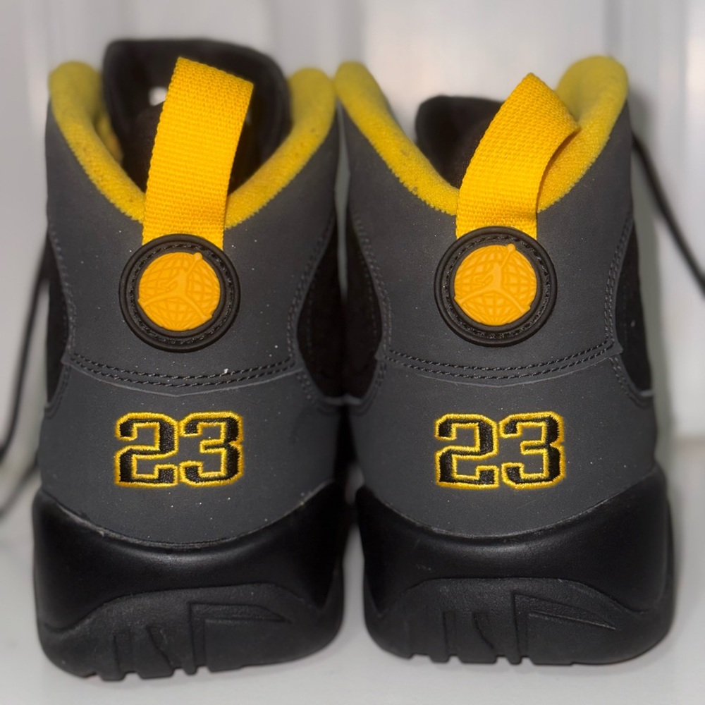Nike air Jordan 9 Retro Men's Sneakers in Black and Yellow - Picture 3 of 10